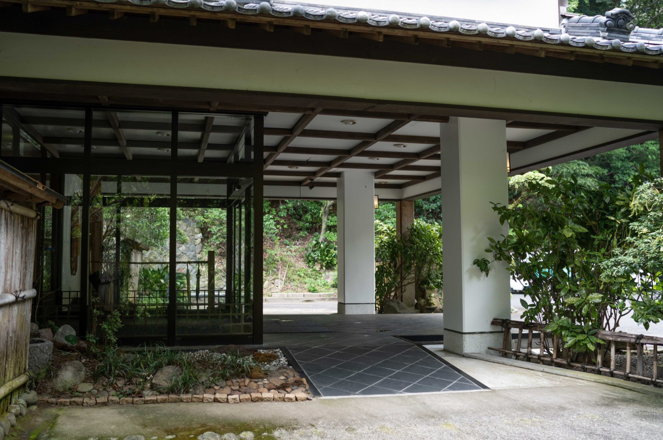 Lobby/Wooden Terrace