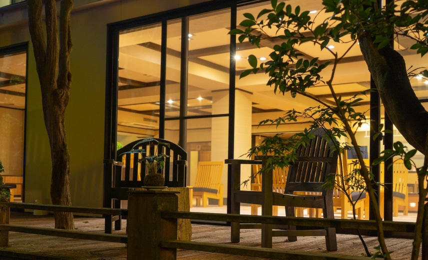 Lobby/Wooden Terrace