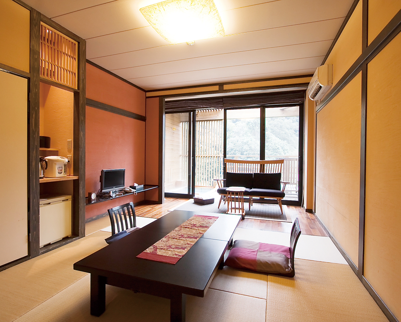 Guest room with lying bath